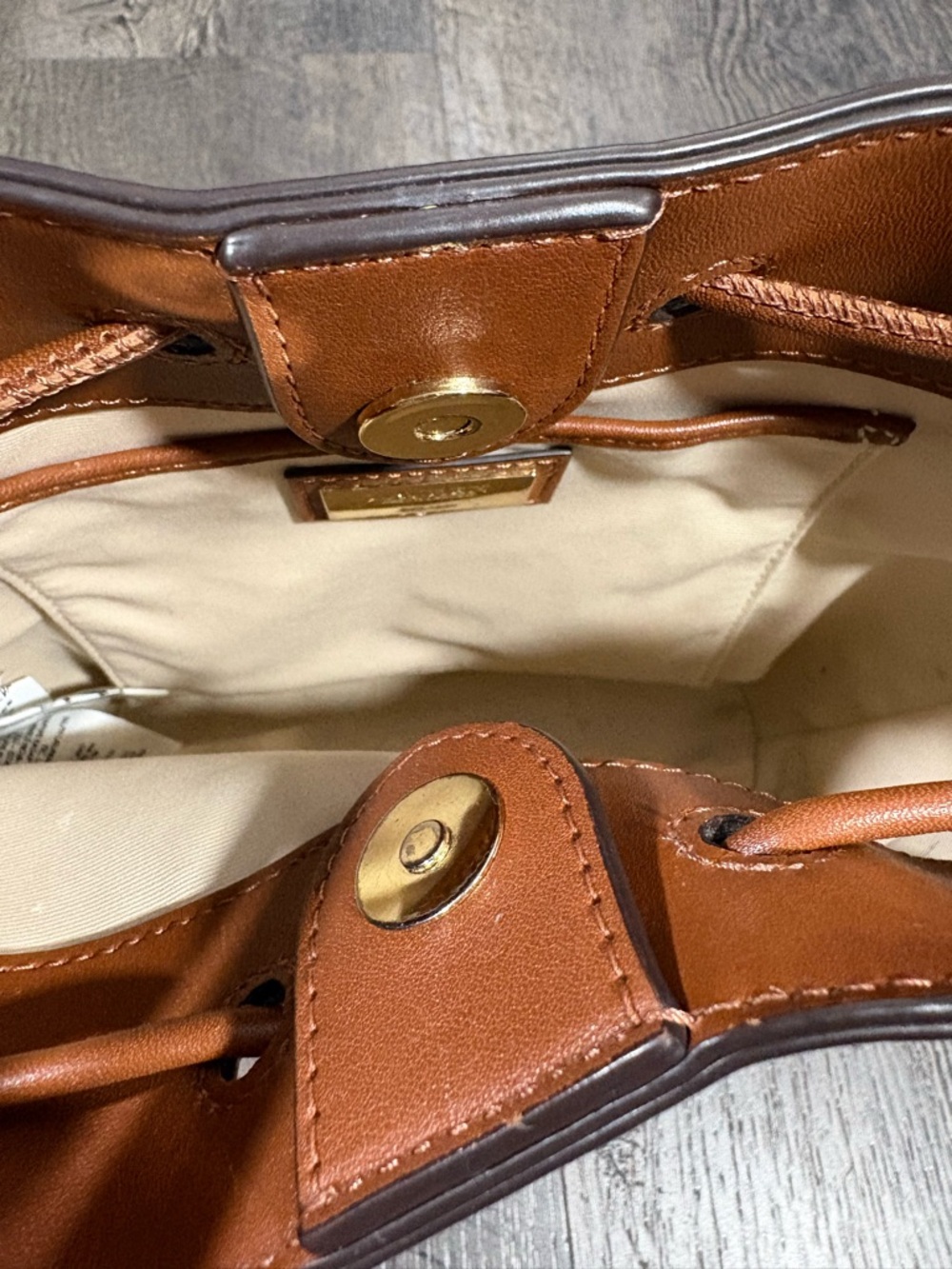 LAUREN Ralph Lauren Leather Medium Andie Drawstring Bucket Bag - Picture 12 of 13